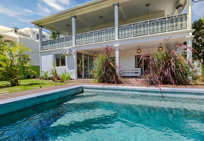 villa avec piscine privée à la réunion