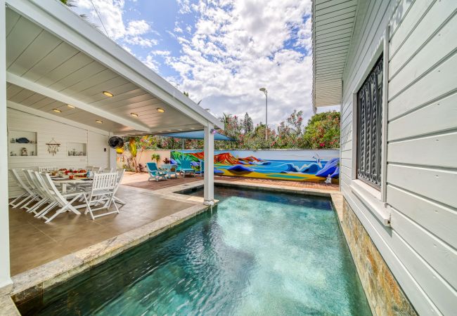 Jolie piscine privée de la villa Kap Corail à la réunion