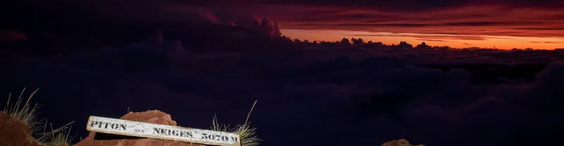 Piton des neiges de nuit la reunion